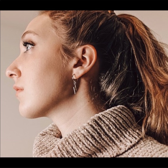 Lightning small silver hoop earrings - Picture 5 of 5